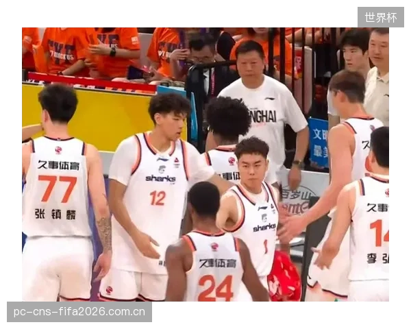 广厦G4提升防守强度,全队用9次抢断拼得一线生机,拒绝被横扫。 广厦G4提升防守强度,全队用9次抢断拼得一线生机,拒绝被横扫。